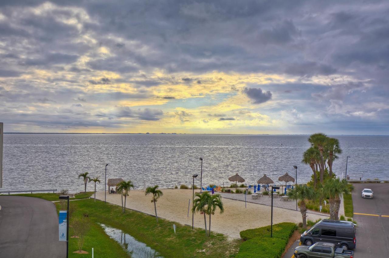 441-Waterfront, Amazing Views, Wifi, Pool And Close To Bucs Stadium 탬파 외부 사진
